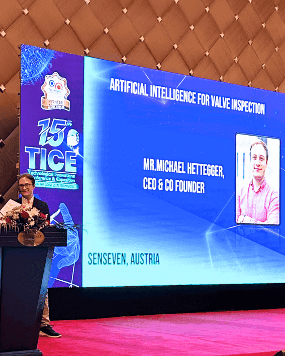 Michael Hettegger presenting at the 15th TICE in Kuwait
